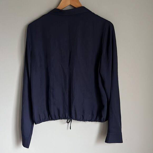 Vince Button-Front Long-Sleeve Drawstring Crop Shirt - Picture 6 of 10